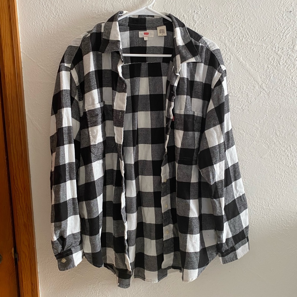 Size Large Women’s Flannel
